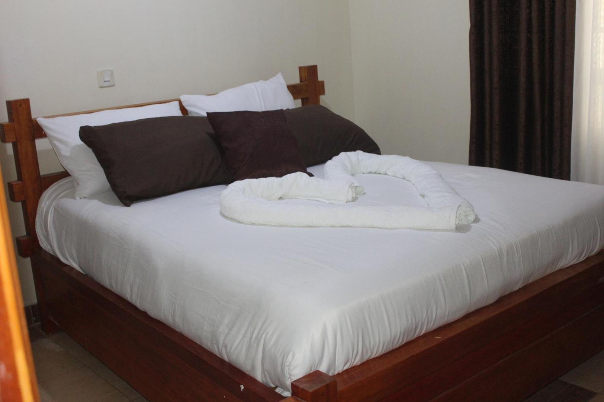Eshborns House - Near Jomo Kenyatta International Airport And Sgr With Shuttle Services Syokimau Esterno foto